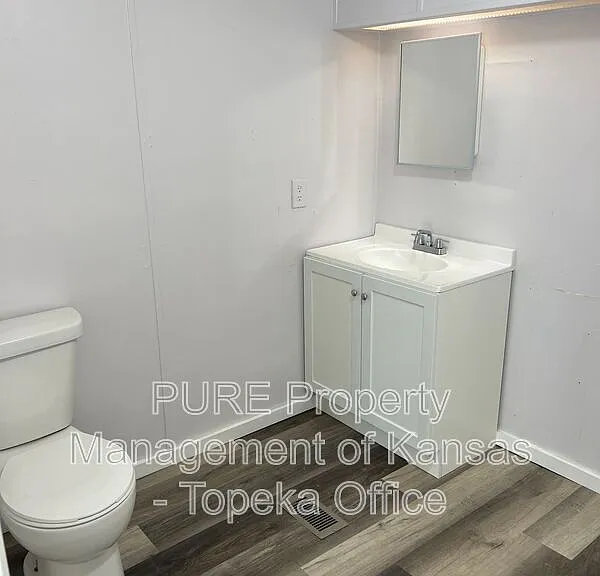 1208 Oak St #4 — Photo 9