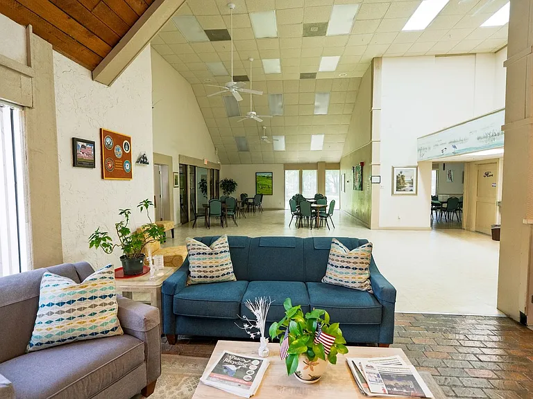 13009 Club Dr — Photo 37