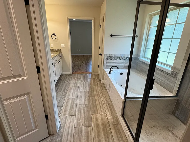 912 W Fargo St — Photo 23