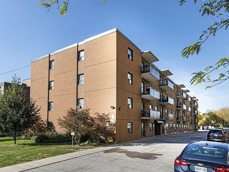1330 Danforth Rd — Photo 4