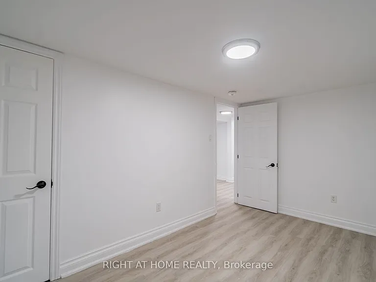 899 Florell Dr — Photo 13