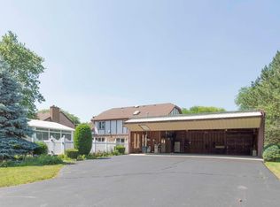 609 Millbrook Dr, Downers Grove, IL 60516