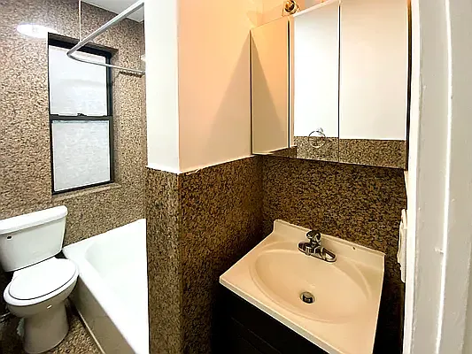 229 East 10th Street — Photo 3
