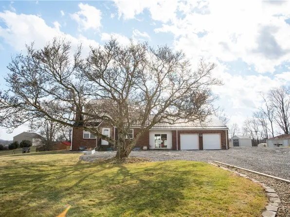 627 Tulip Dr, New Brighton, PA 15066