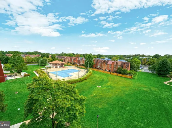 2817 Jermantown Rd APT 604, Oakton, VA 22124