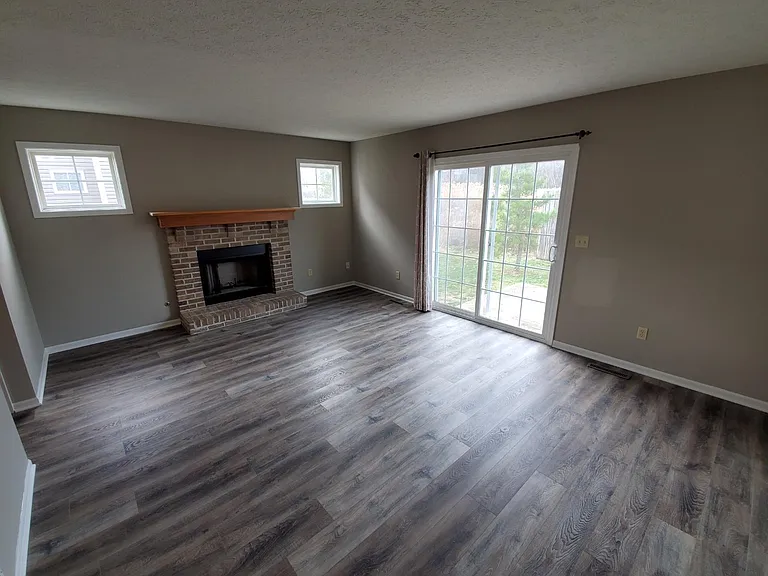 396 Angela Ln — Photo 3