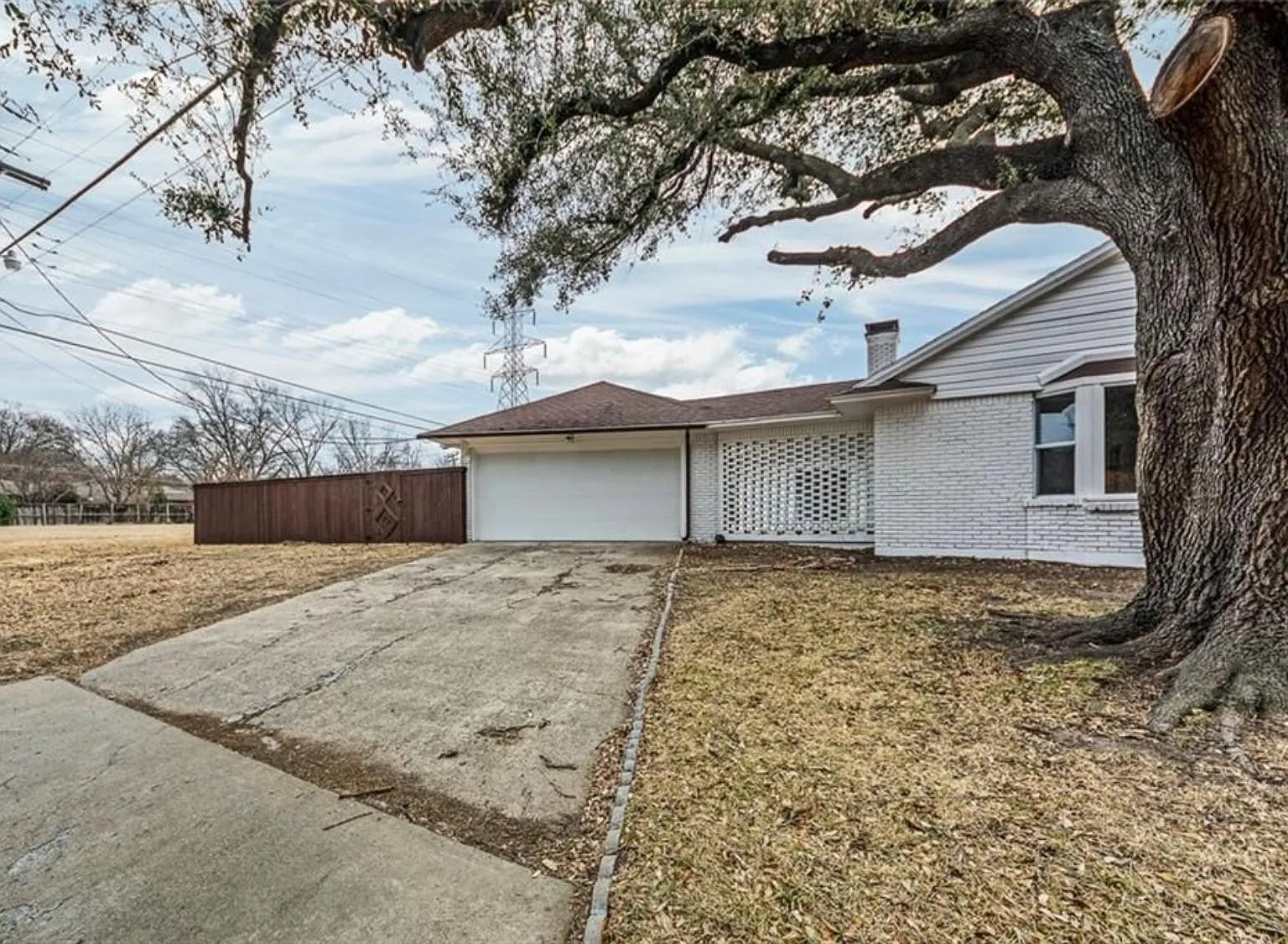 4 bed, 2100 sqft, $3,995 — Photo 2
