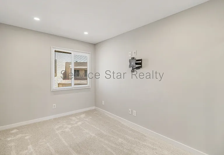 7318 N 43rd Ln — Photo 8