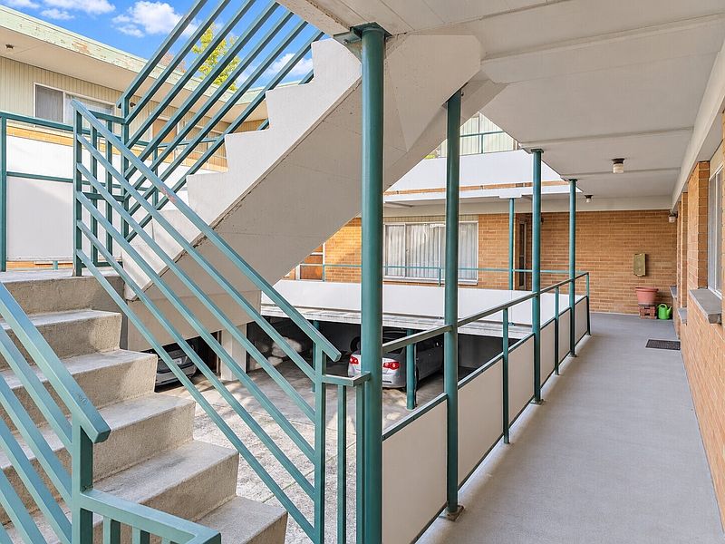 4th image of 6550 Greeenwood Avenue N