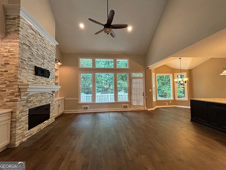 109 Lexington Pass — Photo 11