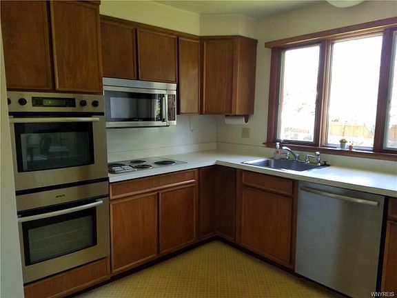 3rd image of 207 Millwood Dr