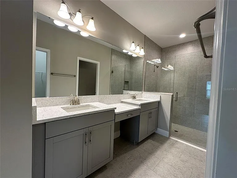 12573 Oak Hill Way — Photo 17