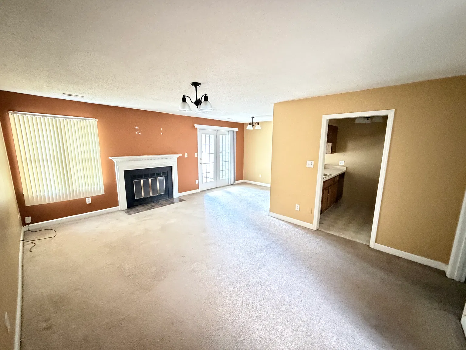 2 bed, 1040 sqft, $1,550 — Photo 4