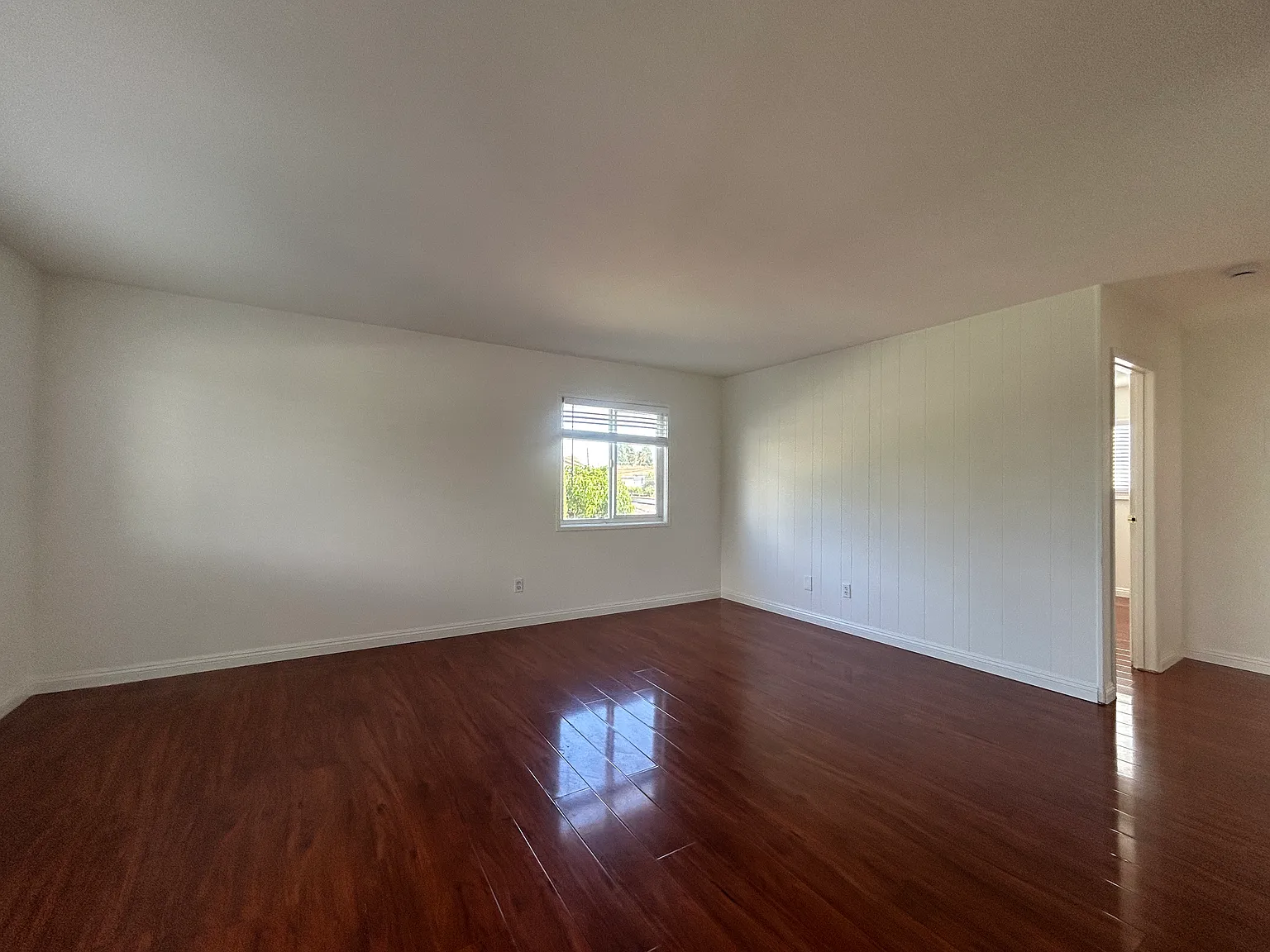 2 bed, 955 sqft, $2,500 — Photo 2