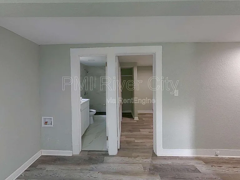 1867 W 41st St — Photo 14