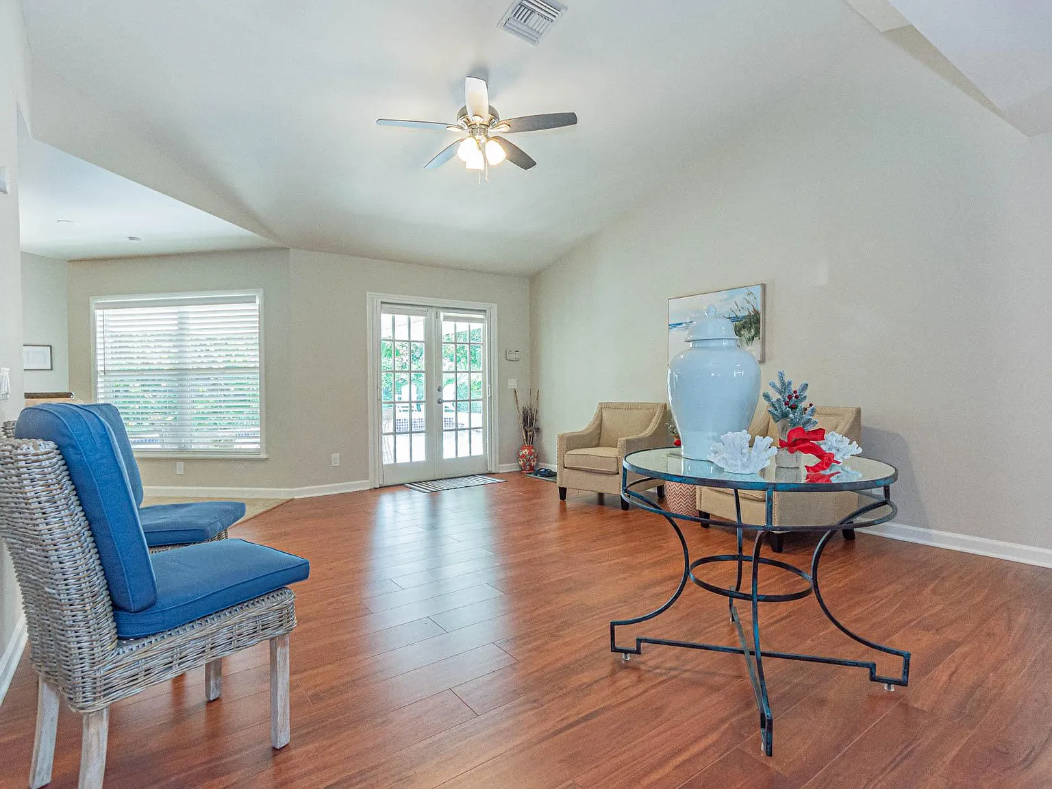 3 bed, 2279 sqft, $16,000 — Photo 4