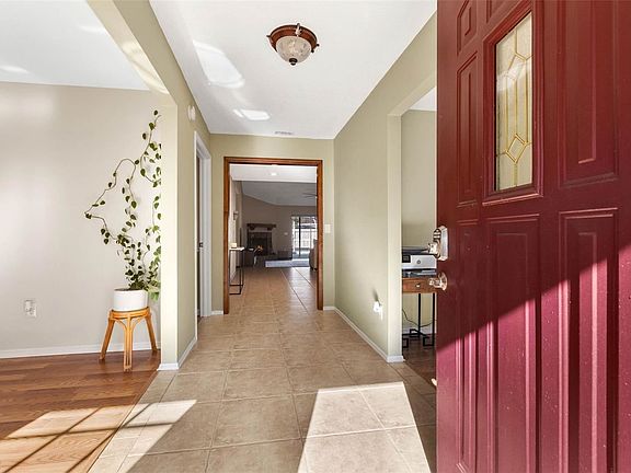 5th image of 18302R Cypress Stand Cir