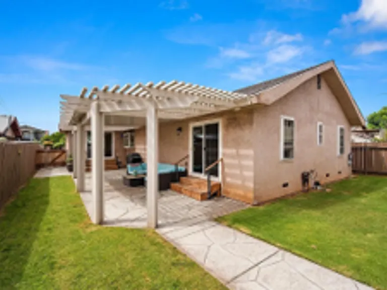 1275 Florence St — Photo 1