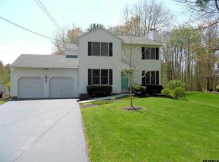 72 Beacon Rd, Glenmont, NY 12077