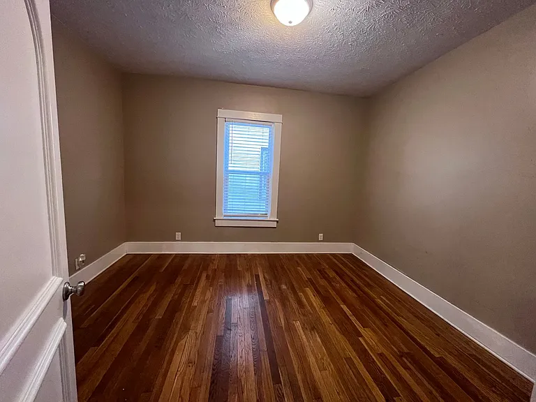 1040 Powers Ave NW — Photo 16