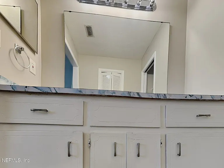2804 Canyon Ct — Photo 9