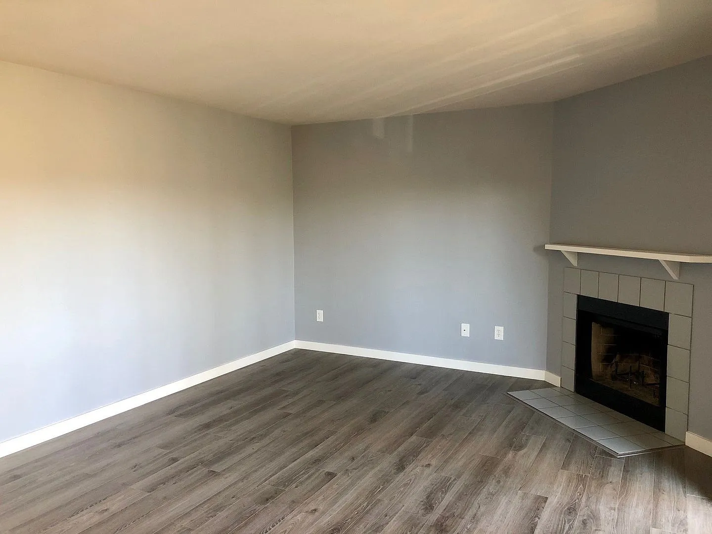 2 Bedroom 2 Bath Condo Overlooking a Greenbelt! — Photo 4