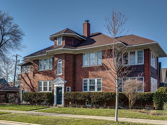 2nd image of 32 N Ashland Ave