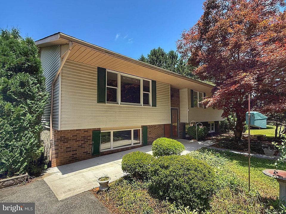 1st image of 4 Martz Rd