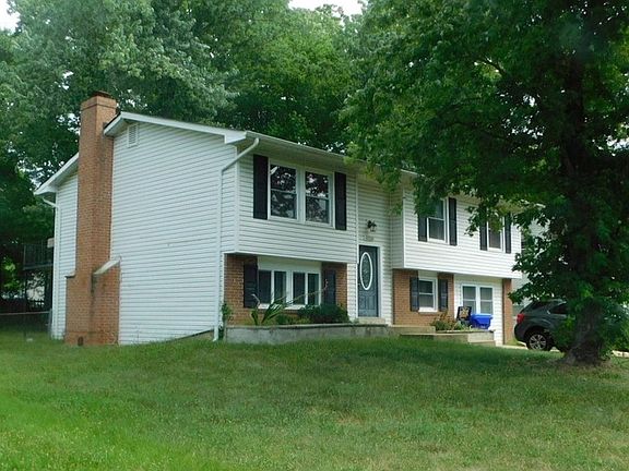3rd image of 908 Barrington Dr