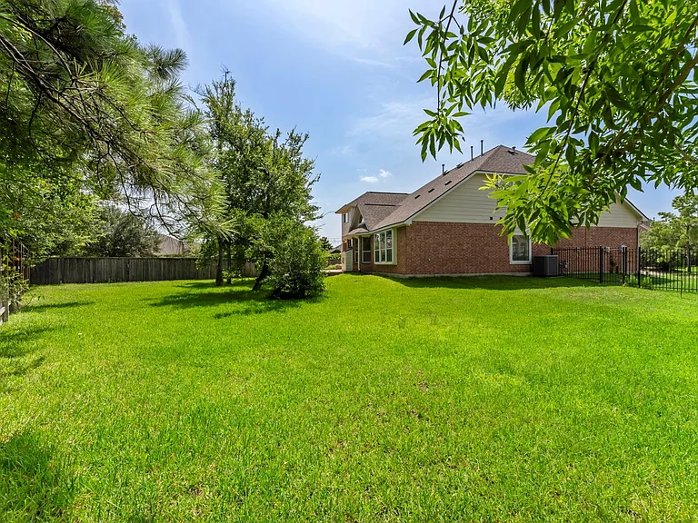 2 Granite Path Pl — Photo 32
