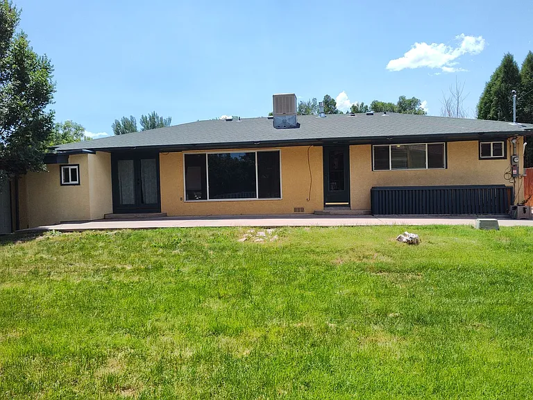 3010 Country Club Dr — Photo 24