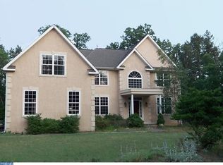 3 Harmony Ct, Southampton, NJ 08088