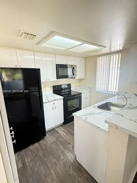 Crescent Cove Condo — Photo 2