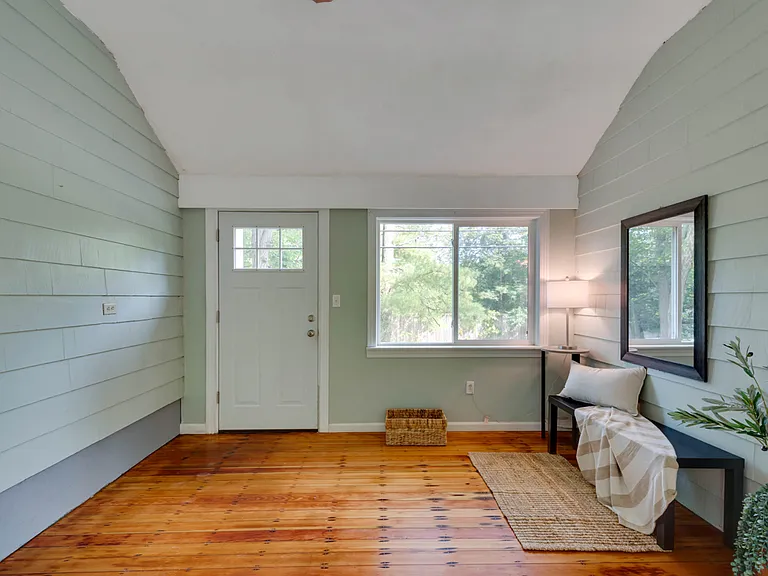 215 Blue Hill Dr — Photo 2