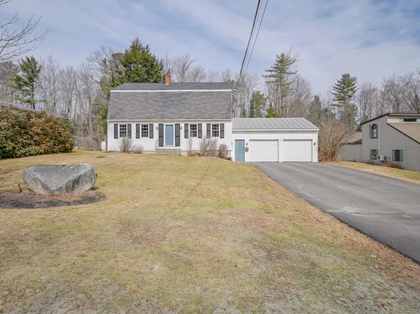33 Oak Hill Drive, Oakland, ME 04963
