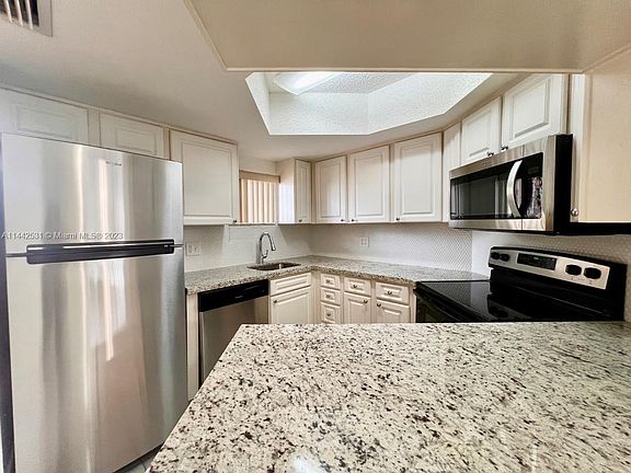 4th image of 8255 Lake Dr APT 506