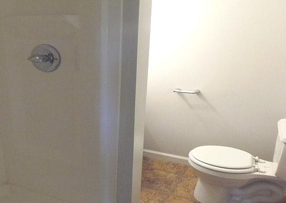 Full bathroom-Stall shower