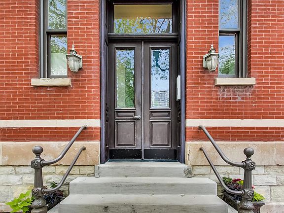 4th image of 1742 N North Park Ave APT 1S
