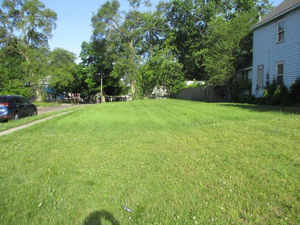 2nd image of 1225 Prairie St