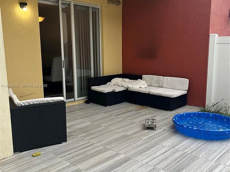 5347 SW 40th Ave — Photo 7