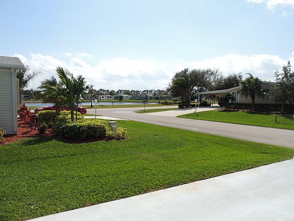 4th image of 2822 SE Three Wood Drive