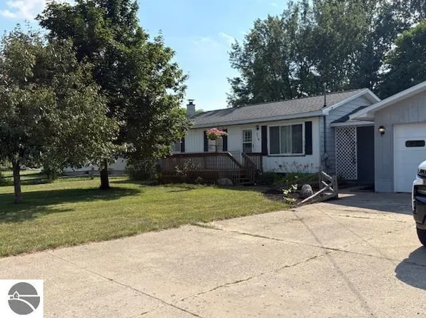 314 S Essex St, Kalkaska, MI 49646