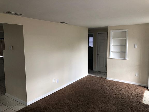 4th image of 3221 Rock Royal Dr