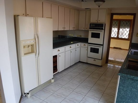 5th image of 9933 S Kilbourn Ave
