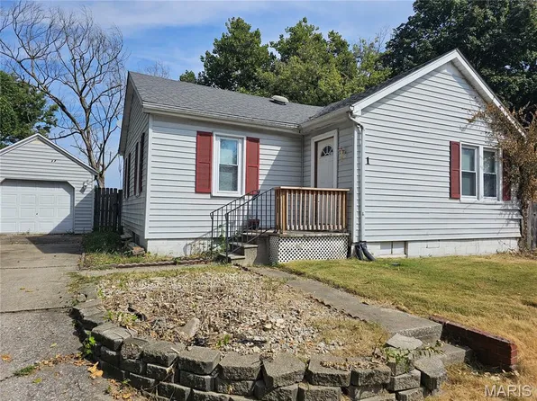 1 Hickerson Pl, Alton, IL 62002