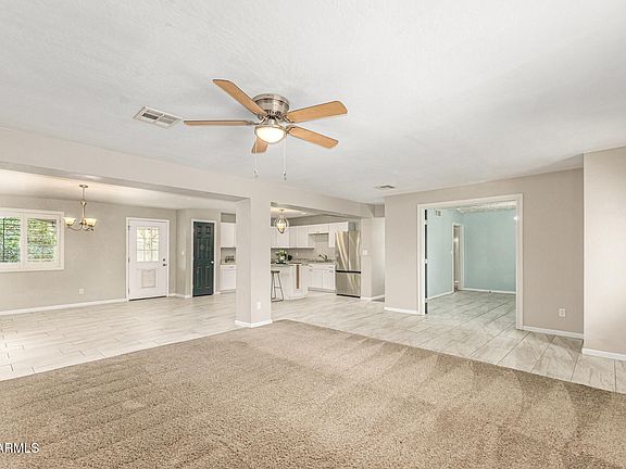 3rd image of 1123 E 9TH Drive