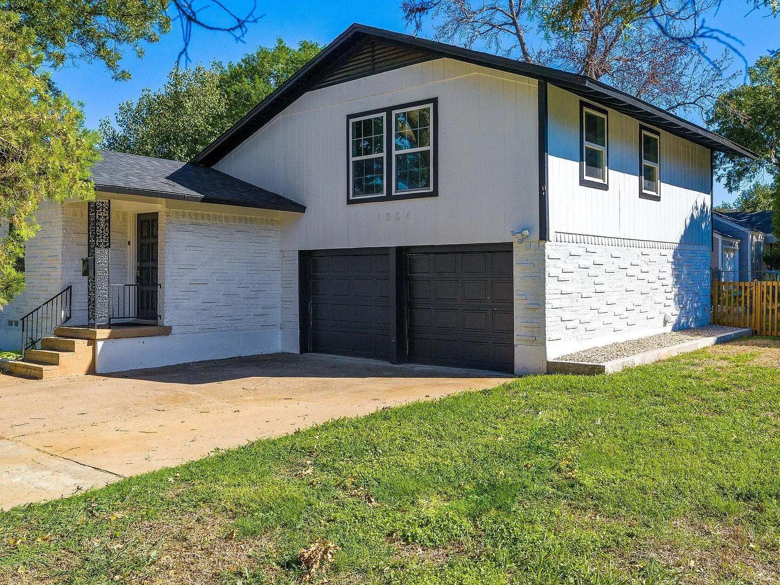 3 bed, 1834 sqft, $2,200 — Photo 4
