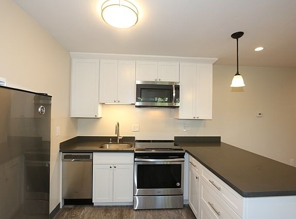 5th image of 2427 McKinley Ave APT 5