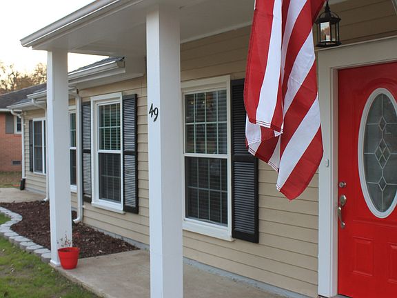2nd image of 49 Sweetbriar Dr