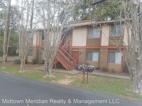 2nd image of 753 Pointe Ct APT A